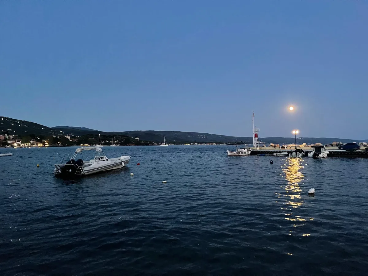 Night sailing on the Pagasitic Gulf